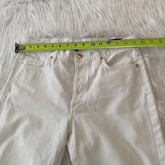 Goldsign White Short - Picture 6 of 7